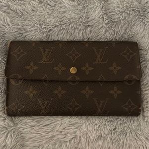 Louis Vuitton Sarah women’s wallet